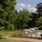 De Charme Avec Piscine - Le Monde De Charlie - Proche Vichy