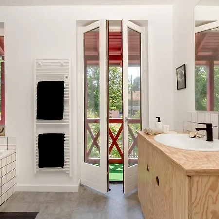 Гостевой дом Le Monde De Charlie Бельрив-сюр-Алье