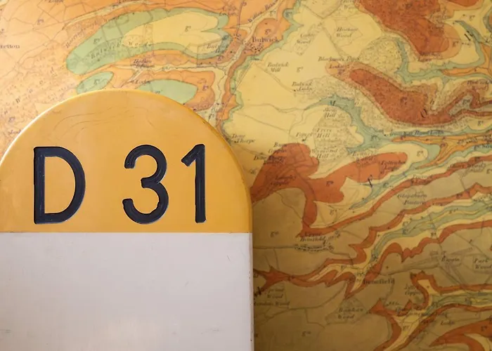 Гостевой дом Chambres De Charme Avec Piscine - Le Monde De Charlie - Proche Vichy