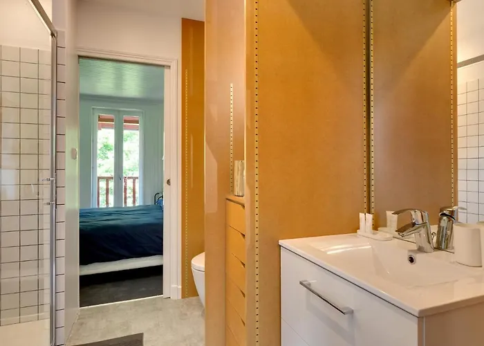 Chambres De Charme Avec Piscine - Le Monde De Charlie - Proche Vichy 4*