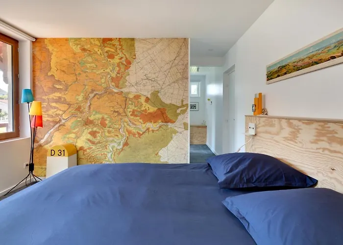 Гостевой дом Chambres De Charme Avec Piscine - Le Monde De Charlie - Proche Vichy