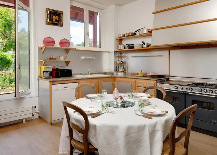 Chambres De Charme Avec Piscine - Le Monde De Charlie - Proche Vichy Бельрив-сюр-Алье