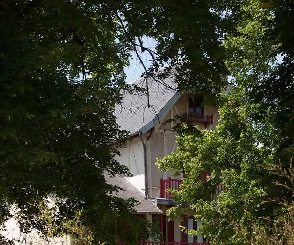 Chambres De Charme Avec Piscine - Le Monde De Charlie - Proche Vichy Гостевой дом